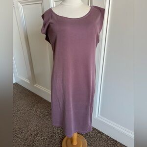 Dress with capped sleeves